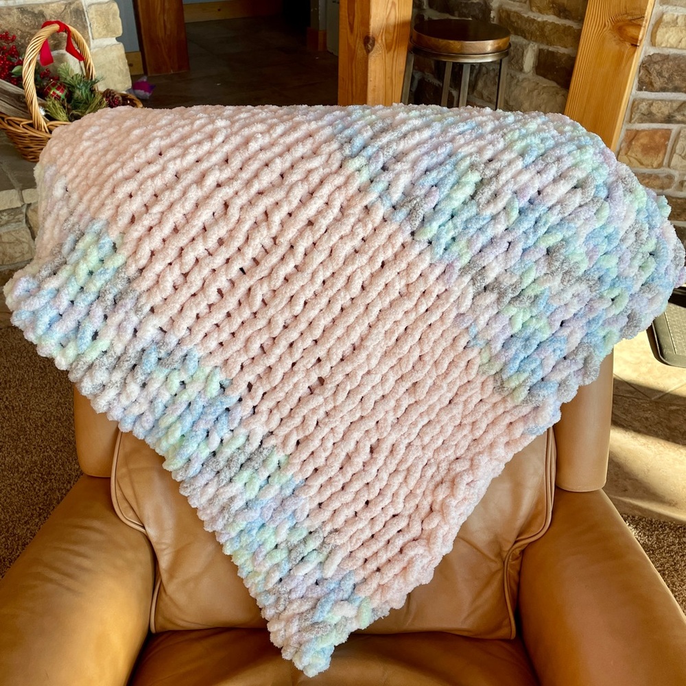 NEW chunky knit baby blanket.